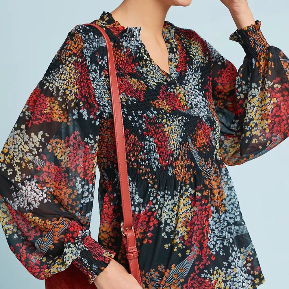 ANTHROPOLOGIE Akemi + Kin Adria Smocked Top Abstract {X27}
